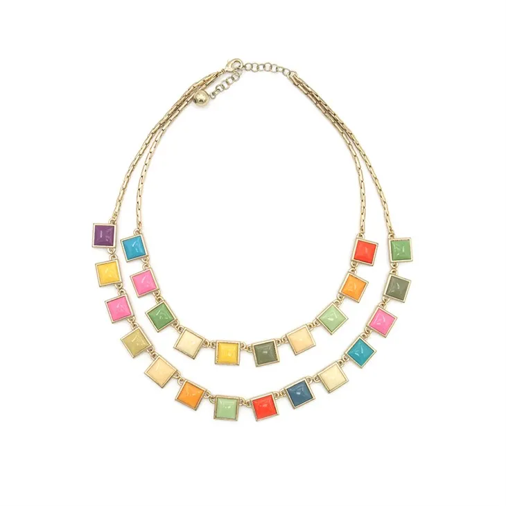 Farebný zväzok náhrdelníka