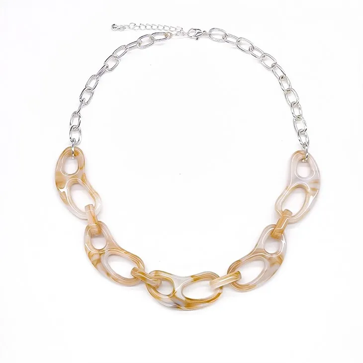 Strieborný odvážny náhrdelník